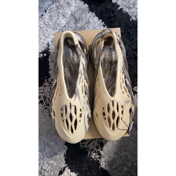 Size 15 - adidas Yeezy Foam RNNR MX Cream Clay brand new main image 2